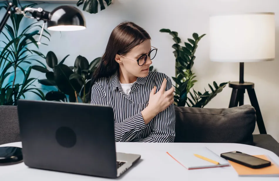 5 Research-Backed Ways to Banish Aches and Feel Better at Your Desk