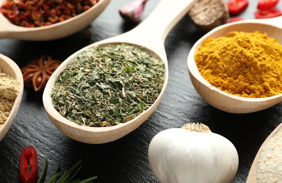 The Herbs and Spices Dietitians Recommend to Support Immune Function