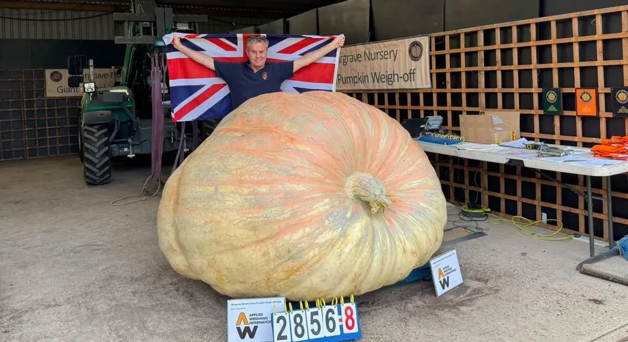 World’s Heaviest Pumpkin Sets Incredible New Record at 2,856 lbs